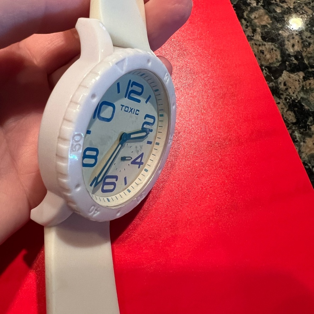 Toxic Brand Watch - Picture 3 of 5
